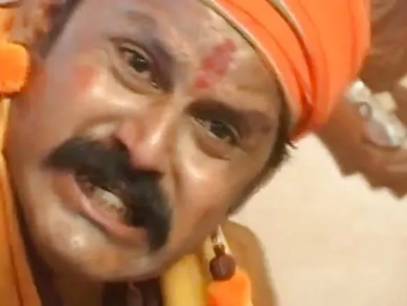 Mavidiyo ghakugonana gha ŵamama ŵa ku India na ŵanakazi ŵachekuru 1253.