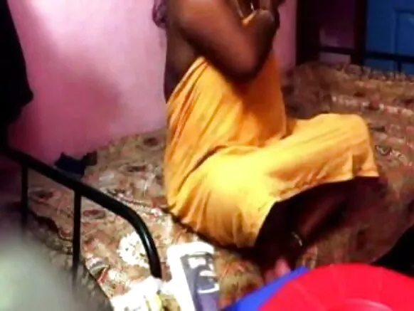 Mayi wa ŵanakazi ŵa ku India aunty wakugonana na mwana wake msungwana 1278.