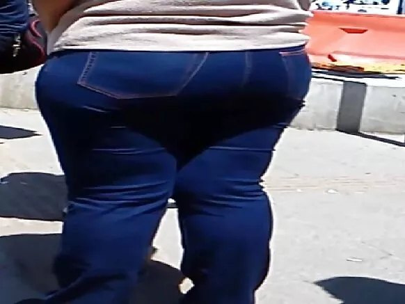 Mavidiyo ghakukhwima gha xxx gha ŵanakazi ŵakugonana na matako ghakukhwima.