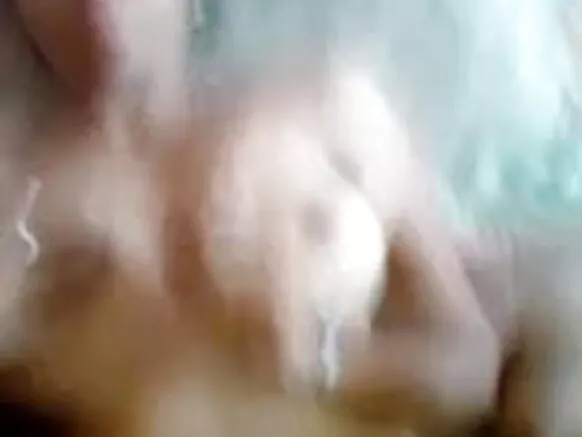 Hule la ku India lakuwonda na lakutowa ilo lili na nkhongono zapachanya, agogo ŵakukondweska na ŵakutowa ŵakugonana na kasitomala.