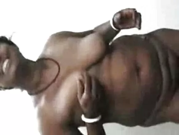 Amama ŵa ku India mwana wawo msungwana na agogo ŵakugonana na aunty 1338.