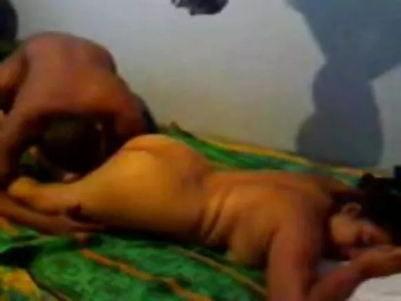 Busty South Indian Aunty Wakupokera Mavidiyo Ghakukhwima Ghakugonana, Mabere Ghakuru Ghakuseŵera.