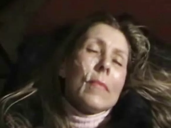 Agogo na ŵazukuru xxx facials kwa amama.
