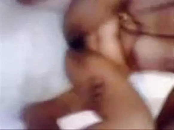 Kunyumba kugonana mabanja na ŵanakazi ŵachekuru ŵakukhwima ŵa ku India kugonana. Nice soni aunt.