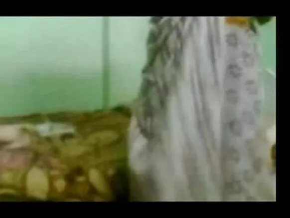 Aunty XXX Vidiyo ya North Indian Ŵanakazi Ŵalara Ŵakugonana na Muteŵeti Wawo na Bwana Wawo.