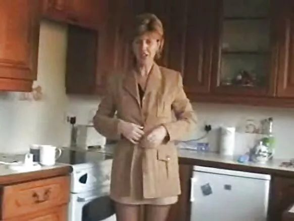 Sarah mu masitokisi wakukura na wongo wake.