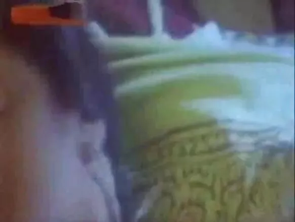 Indian aunty kufuma ku hotelo yakutentha wakuyezga kukhorweska kasitomala wake na kugonana kwa mbunda zikuru zakale.