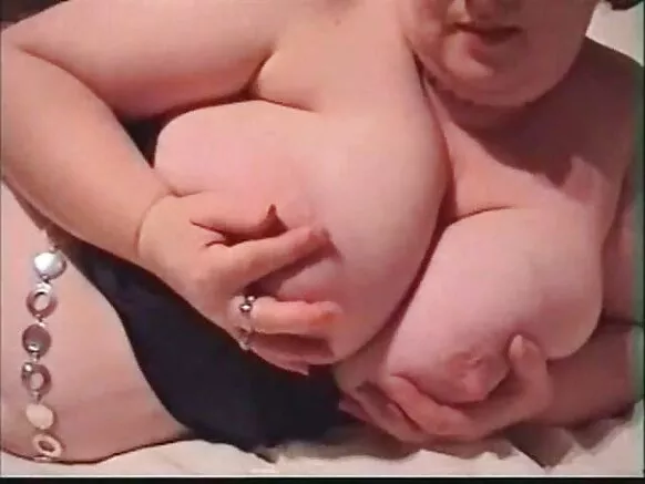 Kuseŵera bbw wakale na mbunda yikuru na yane.