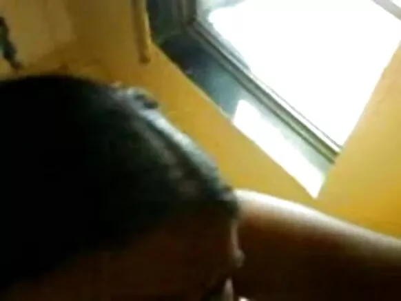 Marathi Mistress wa agogo ŵakutentha mu nyumba ya bastard na mabere ghakuru.