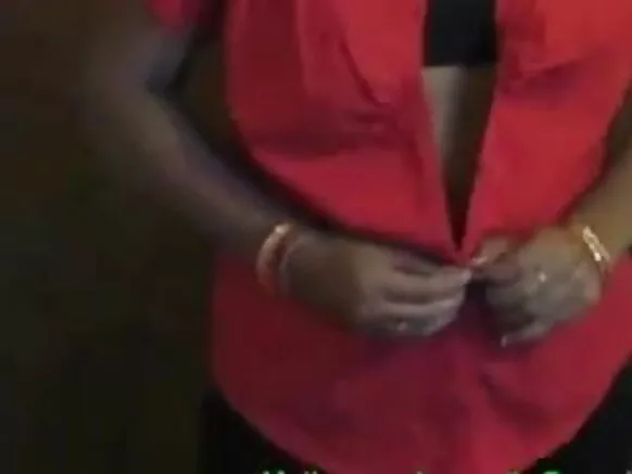 Ŵamama ŵa ku India ŵakuru ŵa vyaka 40 ŵanakazi titty kugonana 1074.