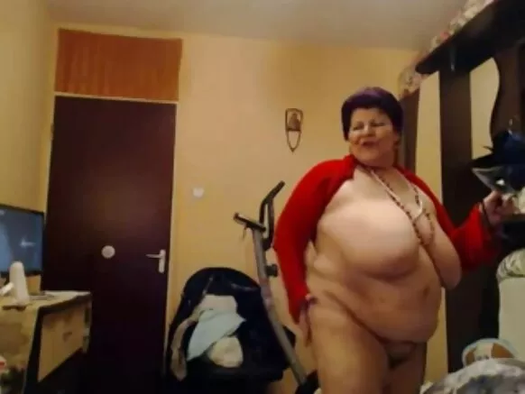 BBW granny wakuvina apo wakugonana na amama ŵane awo ŵakugona.