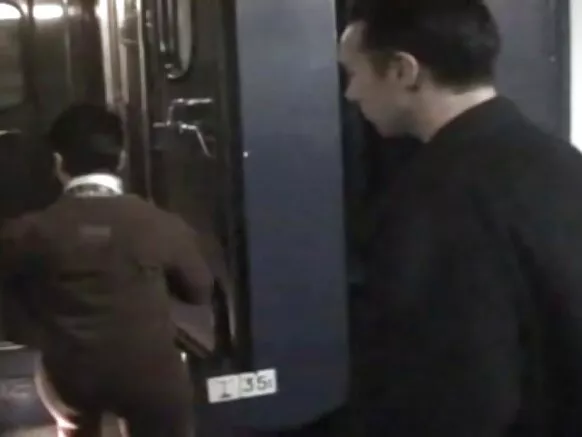 Sofia, mwanakazi wakukhwima mu masitokisi, wakupokera anal fucked mu nkhani zakukhwima za Spain.