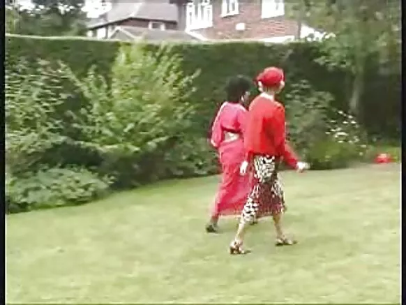 Ndipo, wakale mbunda yikuru amateur xxx.