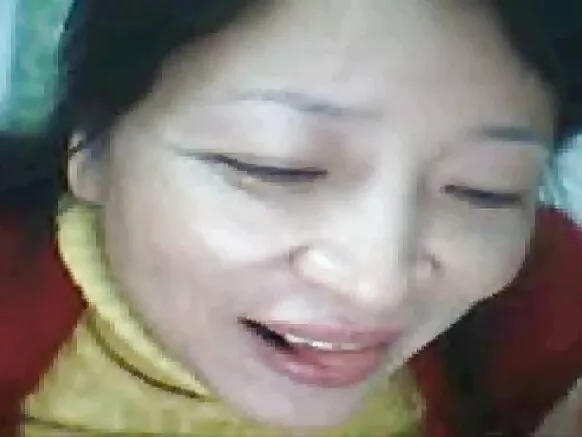Muŵe na mavidiyo gha xxx ghakupusika ŵakukhwima na mabere ghakuru gha ku China.