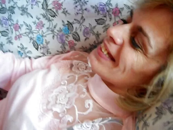 BJ. Amateur cumshot xxx kwa zuŵa la amama.
